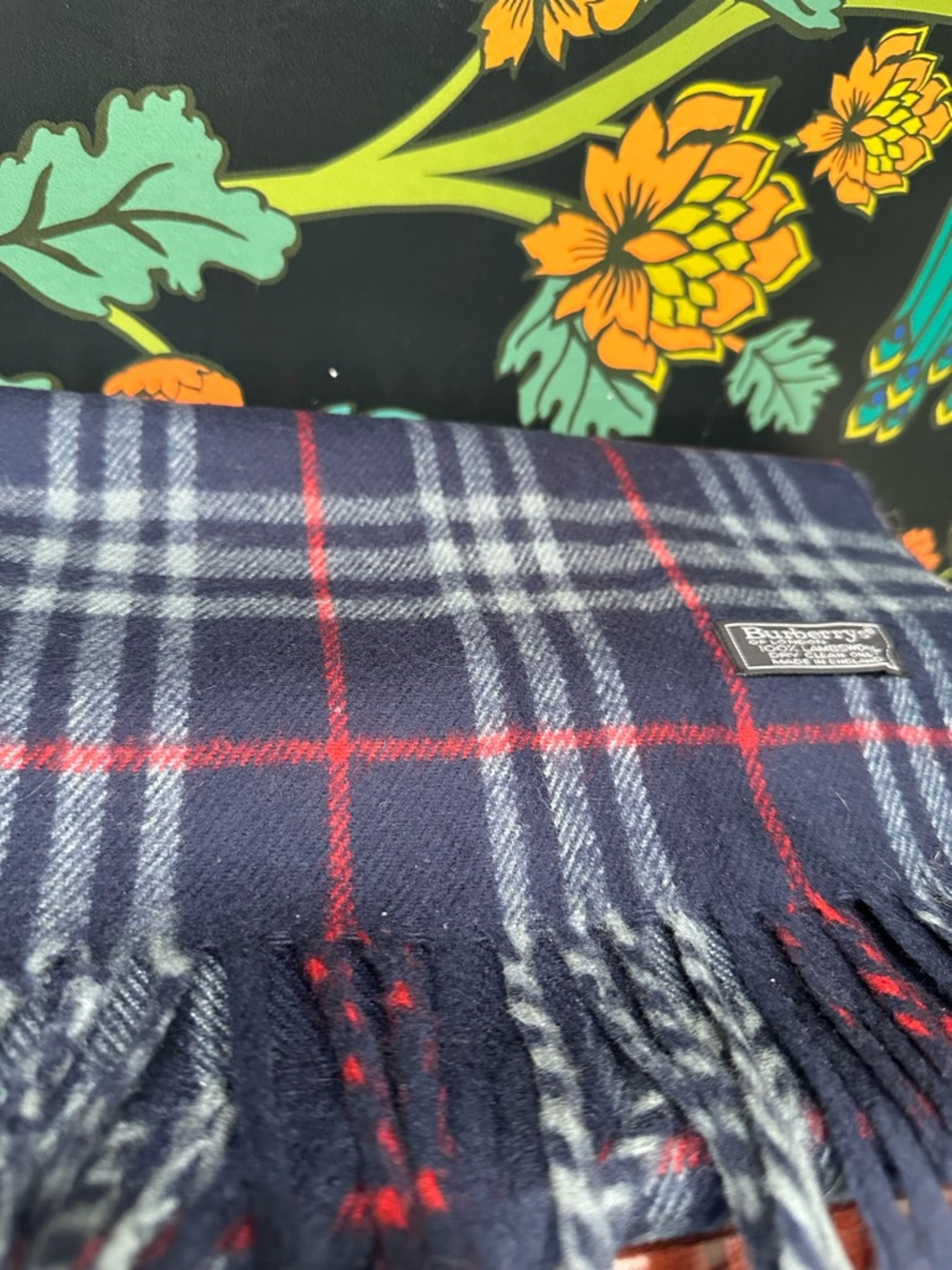 Burberrys Vintage Lambswool Scarf Made in England Navy Check - Picture 5 of 8